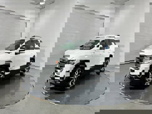 Used 2022 GMC Acadia SLT w/ LPO, Floor Liner Package image 20