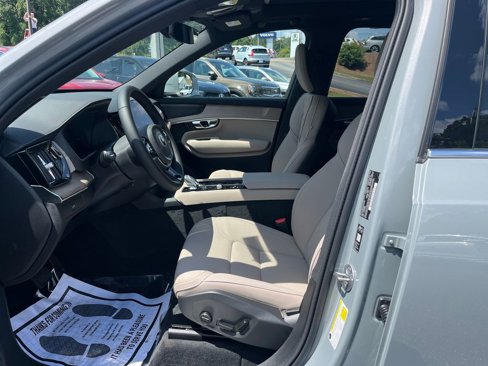 New 2026 Volvo XC90 B6 Plus w/ Protection Package Premier image 11