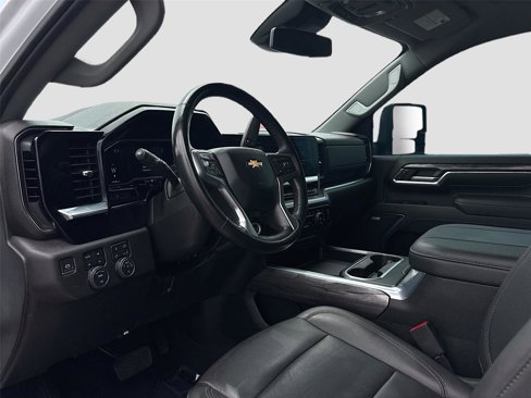 Used 2024 Chevrolet Silverado 2500 LTZ w/ LTZ Plus Package image 10