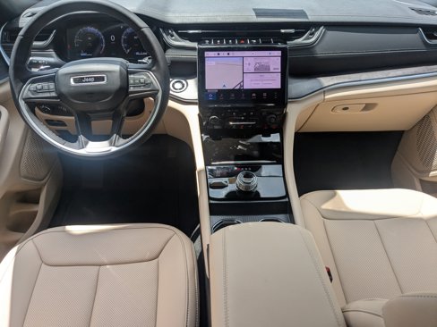 New 2025 Jeep Grand Cherokee Limited image 16
