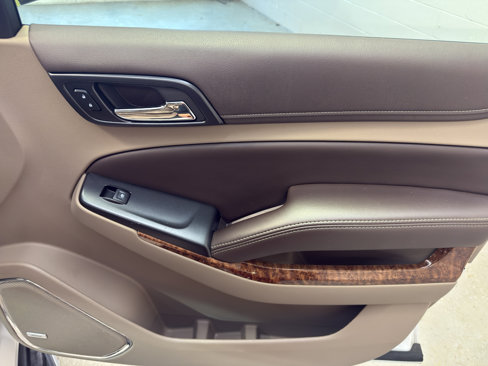 Used 2016 Chevrolet Suburban LTZ image 21