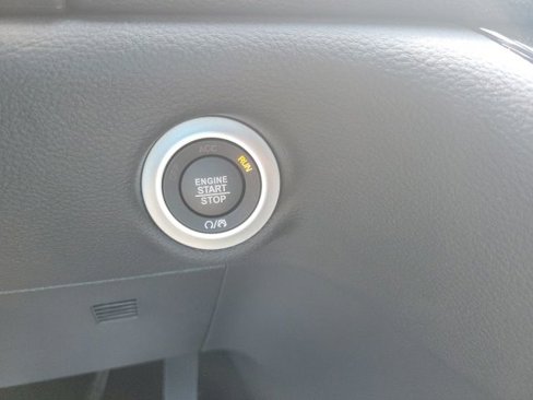 New 2026 Chrysler Pacifica Select image 9