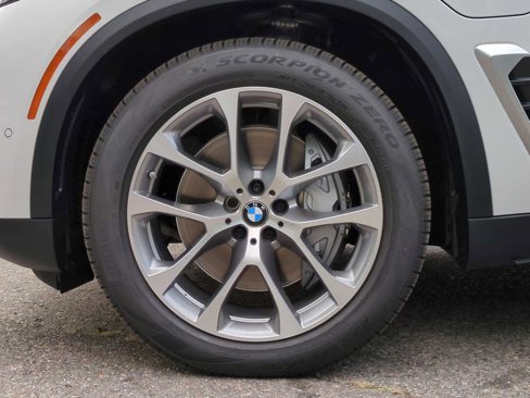 New 2026 BMW X5 xDrive50e w/ Executive Package image 14