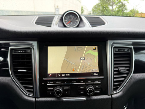 Used 2016 Porsche Macan S image 30