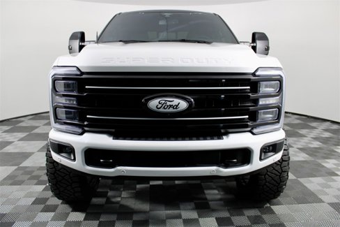 Used 2025 Ford F350 Platinum image 2