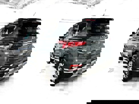 Used 2020 Hyundai Santa Fe SE image 4
