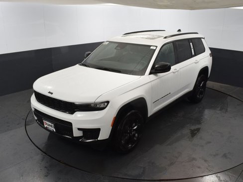 New 2025 Jeep Grand Cherokee L Altitude image 33