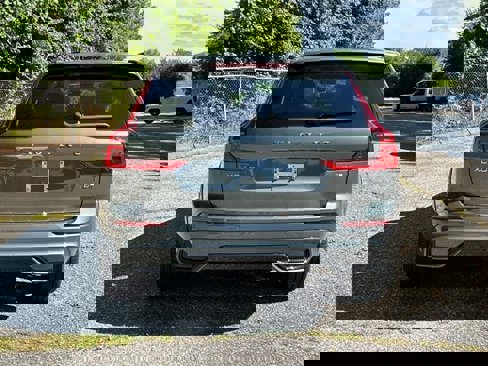 New 2026 Volvo XC60 T8 Ultra image 3