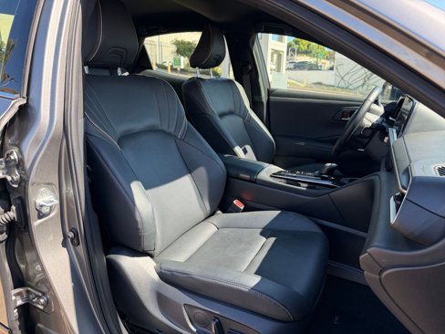 Used 2025 Toyota Crown XLE image 36