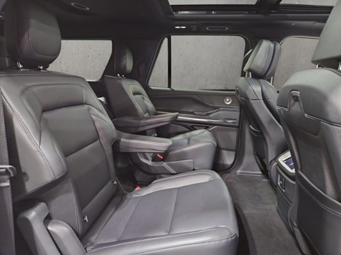 New 2025 Lincoln Navigator L Reserve image 17