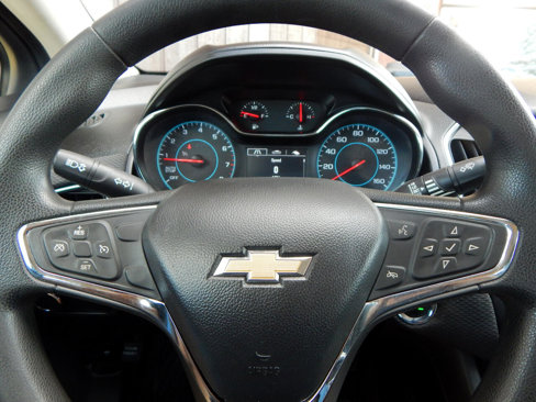 Used 2017 Chevrolet Cruze LT w/ Convenience Package image 6