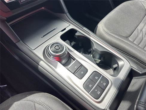Used 2020 Ford Explorer XLT image 12
