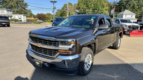 Used 2018 Chevrolet Silverado 1500 LT w/ All Star Edition image 3