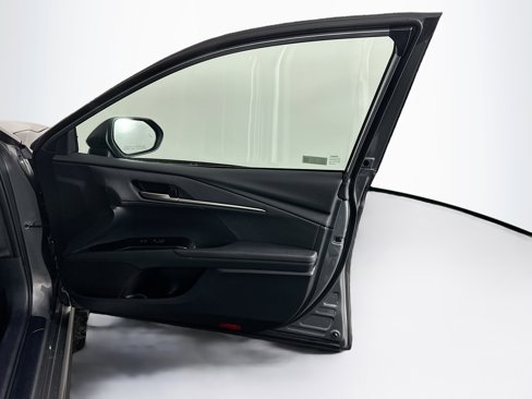Used 2025 Toyota Camry SE image 33