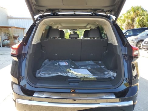 New 2026 Nissan Rogue Platinum image 3