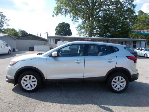Used 2019 Nissan Rogue Sport S image 19
