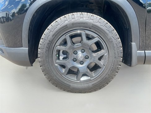 Used 2025 Honda Pilot TrailSport image 32