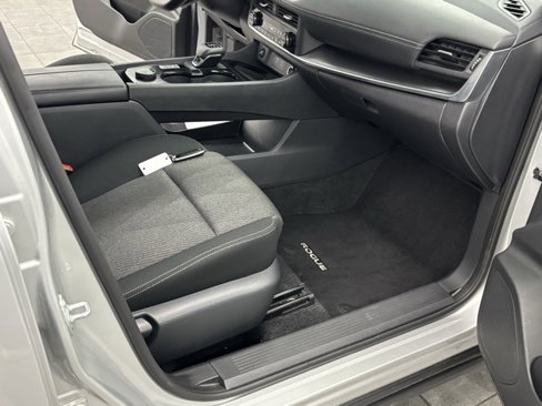 Used 2025 Nissan Rogue SV image 31