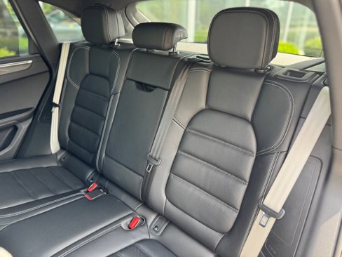 Used 2025 Porsche Macan GTS image 38