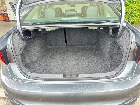 Used 2025 Volkswagen Jetta SE image 31