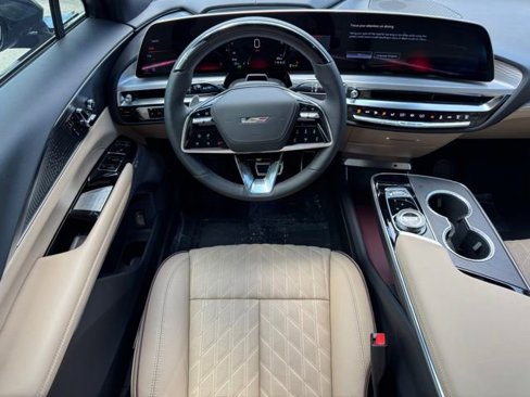 New 2026 Cadillac Lyriq V image 14