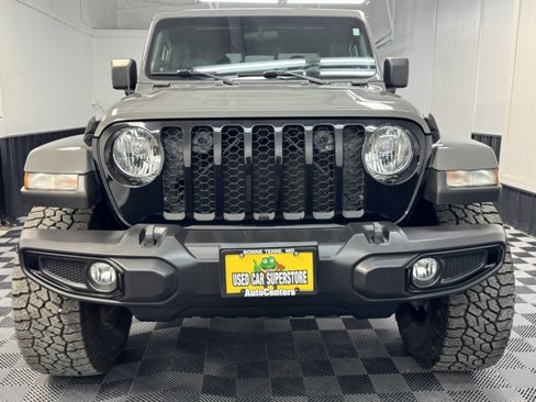 Used 2021 Jeep Gladiator Willys image 2