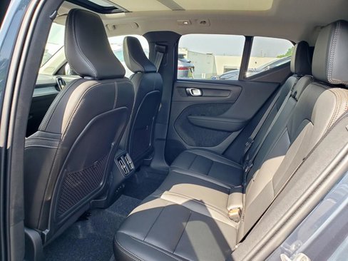 New 2026 Volvo XC40 B5 Core w/ Protection Package Premier image 10