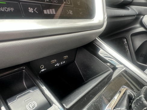 Used 2021 Subaru Outback Premium image 10