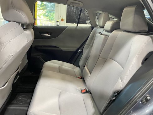 Used 2023 Toyota Venza LE image 14
