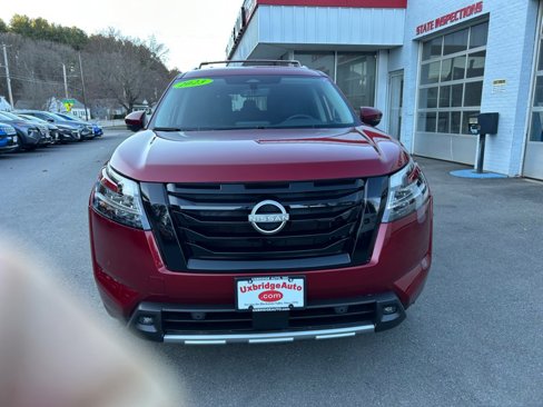 Used 2023 Nissan Pathfinder SL w/ Lighting Package (N92) image 4