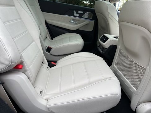 New 2026 Mercedes-Benz GLS 450 4MATIC image 34
