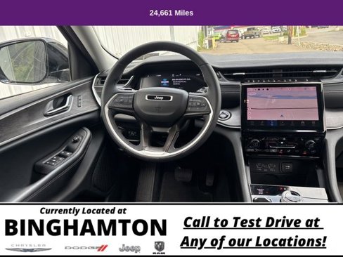 Used 2023 Jeep Grand Cherokee L Limited w/ Black Appearance Package image 22