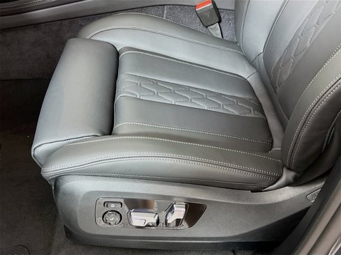 New 2026 BMW X7 xDrive40i w/ M Sport Package image 23