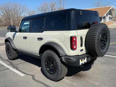 New 2025 Ford Bronco Badlands image 4