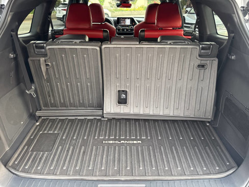 Used 2022 Toyota Highlander XSE image 9