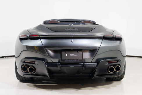 Used 2025 Ferrari Roma Spider image 9