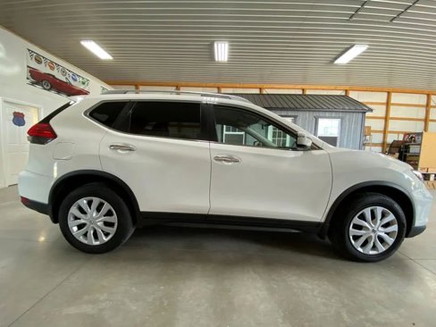 Used 2017 Nissan Rogue S w/ S Appearance Package image 4