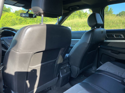 Used 2017 Ford Explorer XLT w/ Equipment Group 202A image 19