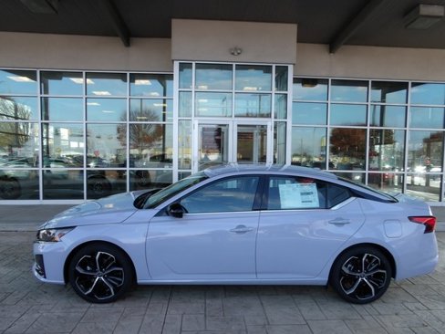 New 2025 Nissan Altima 2.5 SR image 4