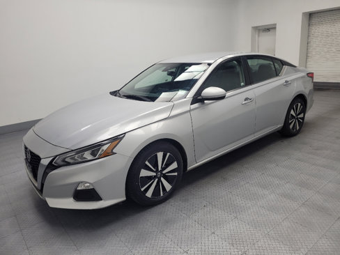 Used 2022 Nissan Altima 2.5 SV image 2