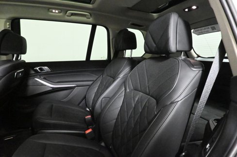 Used 2025 BMW X7 xDrive40i w/ Premium Package image 33