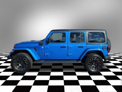 Used 2022 Jeep Wrangler Unlimited Sahara w/ Cold Weather Group image 4