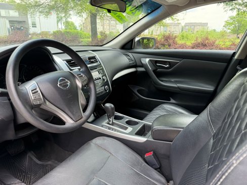 Used 2015 Nissan Altima 2.5 S w/ Sport Value Package image 10