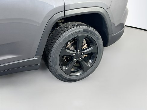 Used 2023 Jeep Grand Cherokee Altitude image 29