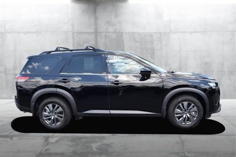 Certified 2024 Nissan Pathfinder SV image 5