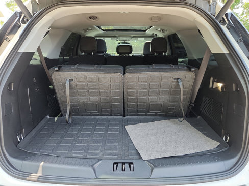 Used 2024 Ford Explorer XLT w/ Equipment Group 202A image 17