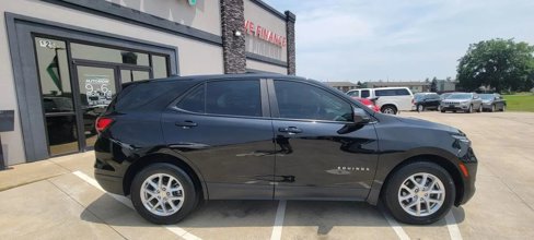 Used 2023 Chevrolet Equinox LS image 3