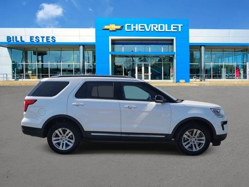 Used 2018 Ford Explorer XLT w/ Equipment Group 202A image 2