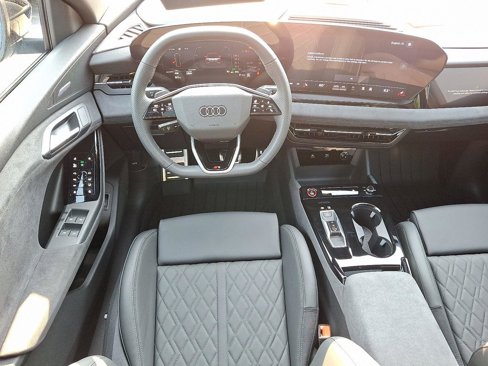 New 2025 Audi SQ6 e-tron Prestige image 10