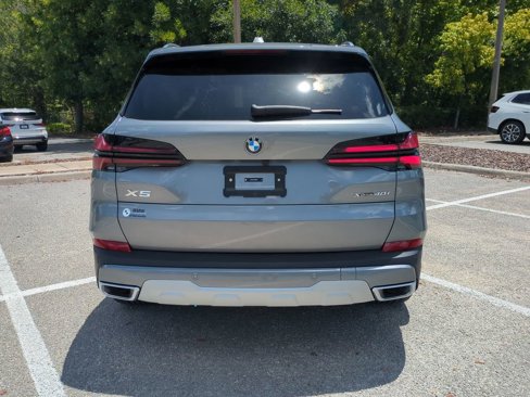 New 2026 BMW X5 xDrive40i w/ Premium Package image 6